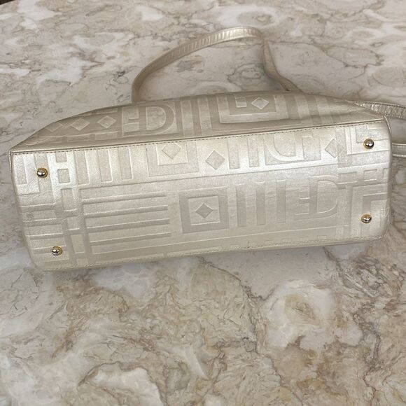 Vintage 80’s Due Fratelli Embossed Monogrammed Leather Chain Strap Shoulder Bag - Picture 4 of 12